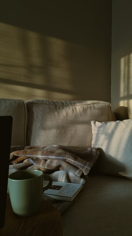 How to Create a Cozy and Inviting Reading Nook at Home
